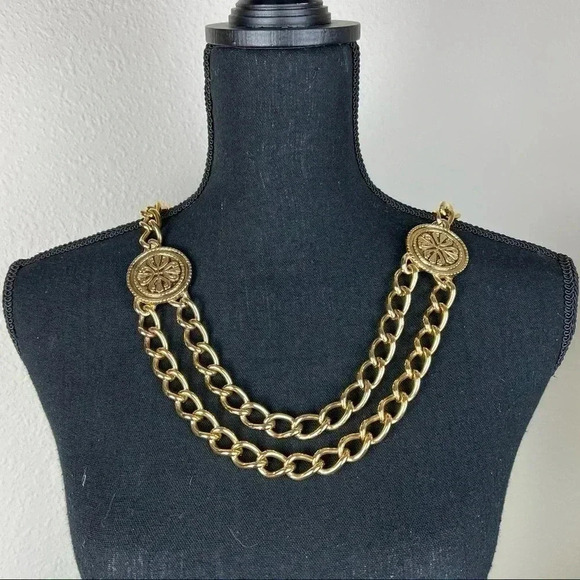 Escada Vinatge Designer Women’s Gilted Gold Tone Couture Chain Link Belt - Picture 5 of 15